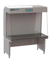 Den är så stor att den tar en ca 100 kg x 191 cm lång produktspecialist.